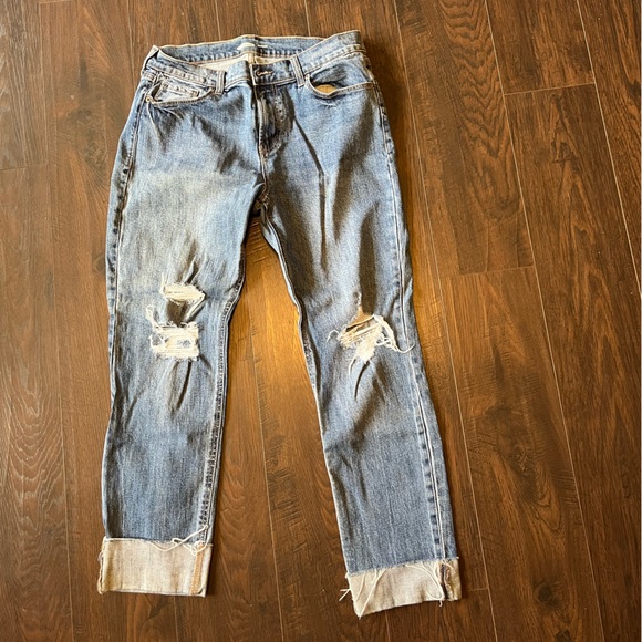 Women’s Old Navy boyfriend capris. Size 8 - Picture 4 of 4